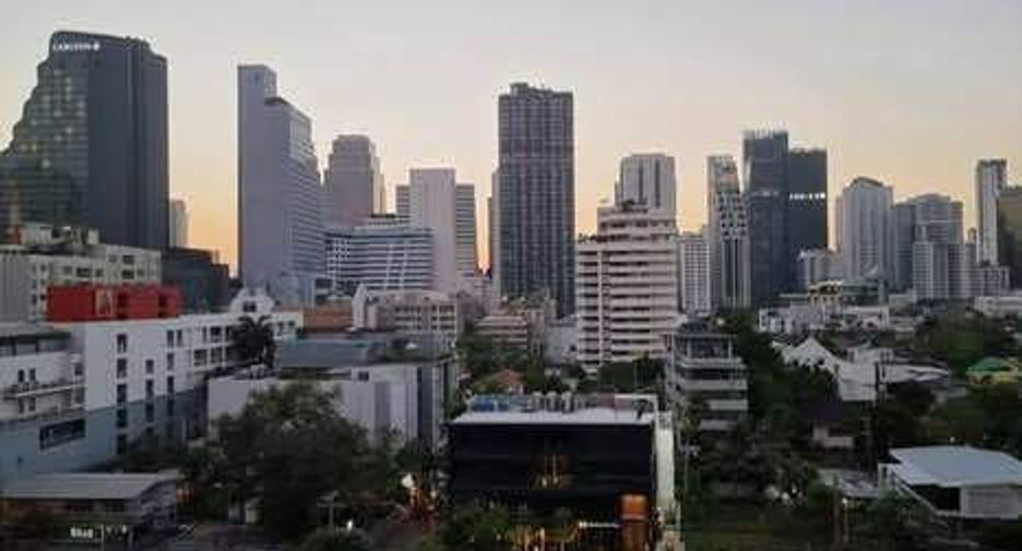 Wohnung zur Miete mit Studio in Watthana, Bangkok