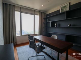 For rent 2 bedrooms condo in Pathum Wan, Bangkok