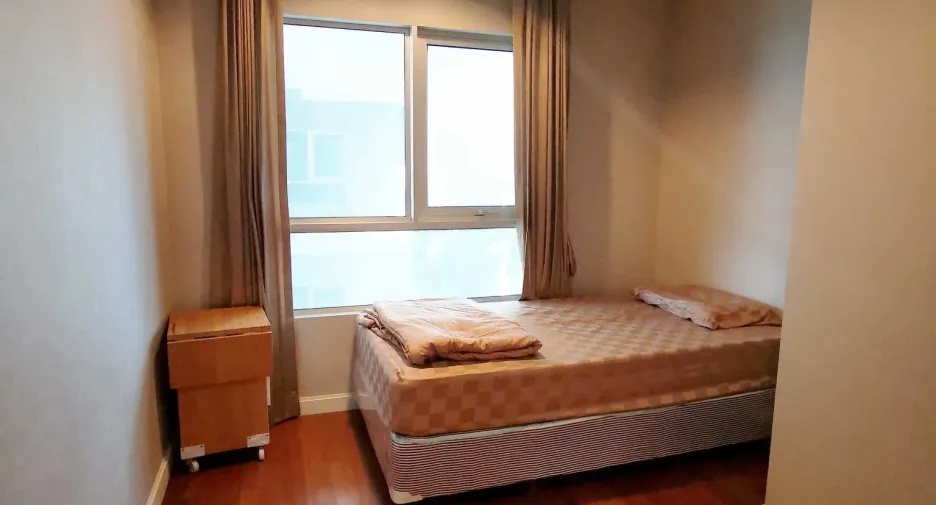 For sale 2 ベッドルーム condo in Huai Khwang, Bangkok