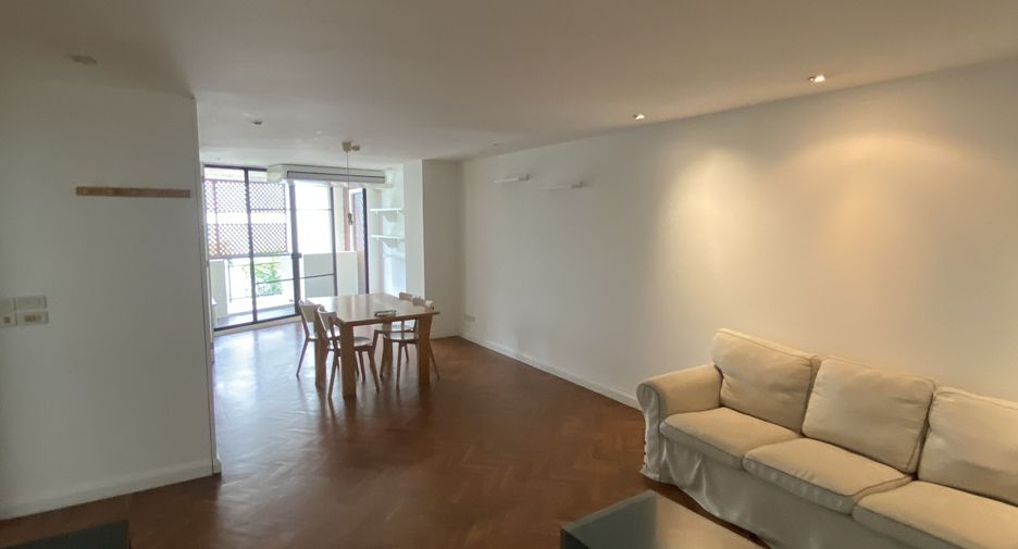 For rent 2 bedrooms condo in Watthana, Bangkok
