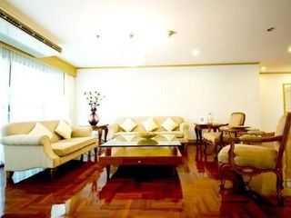 For rent 3 bedrooms condo in Khlong Toei, Bangkok
