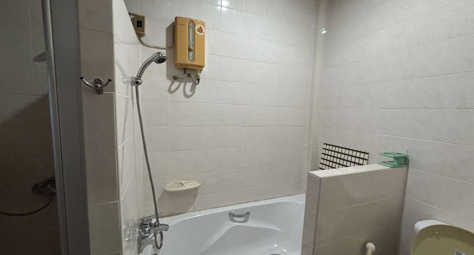 For sale 10 bedrooms townhouse in Khlong Toei, Bangkok