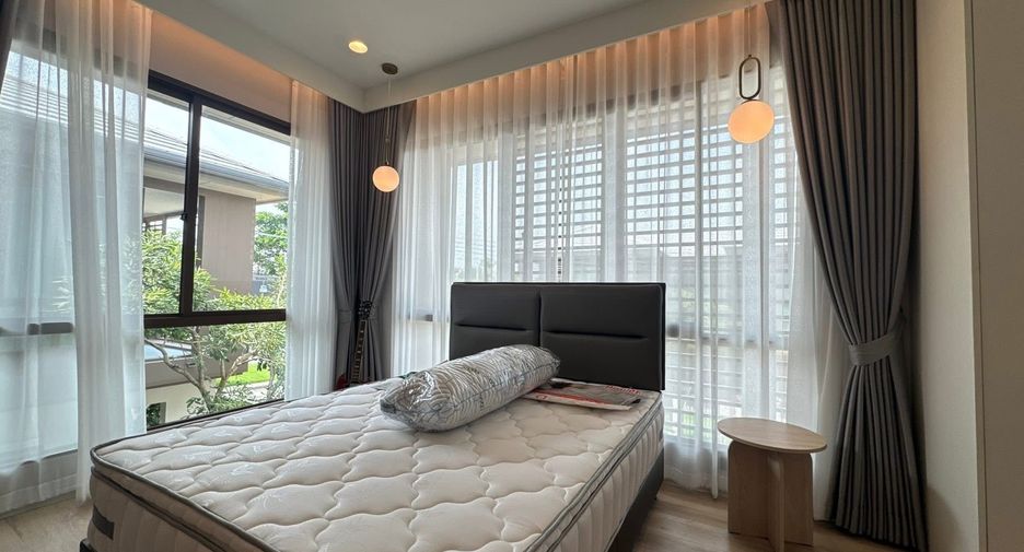 À louer 4 chambres maison à Bang Kapi, Bangkok