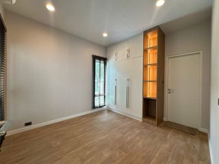 Casa en alquiler de 4 habitaciones en Bang Kapi, Bangkok