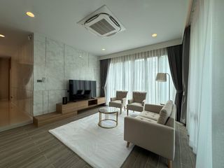 Casa en alquiler de 4 habitaciones en Bang Kapi, Bangkok