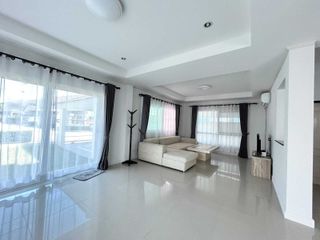 À louer 3 chambres maison à Mueang Phuket, Phuket