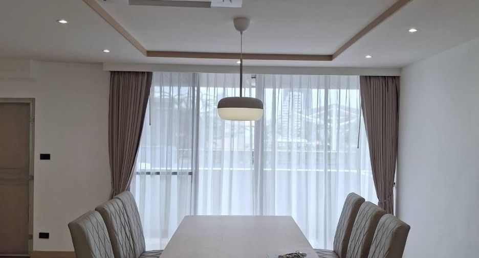 À louer 3 chambres condo à Watthana, Bangkok