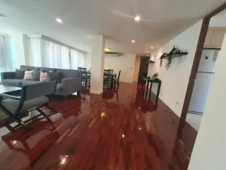 For rent 3 bedrooms condo in Sathon, Bangkok