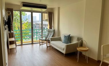 For rent 1 bed condo in Khlong Toei, Bangkok