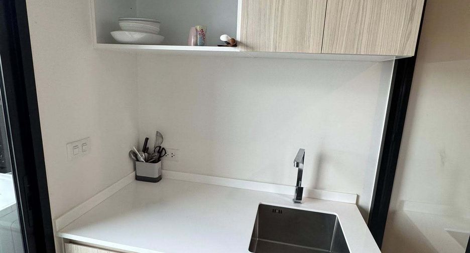 For rent 1 bed condo in Huai Khwang, Bangkok