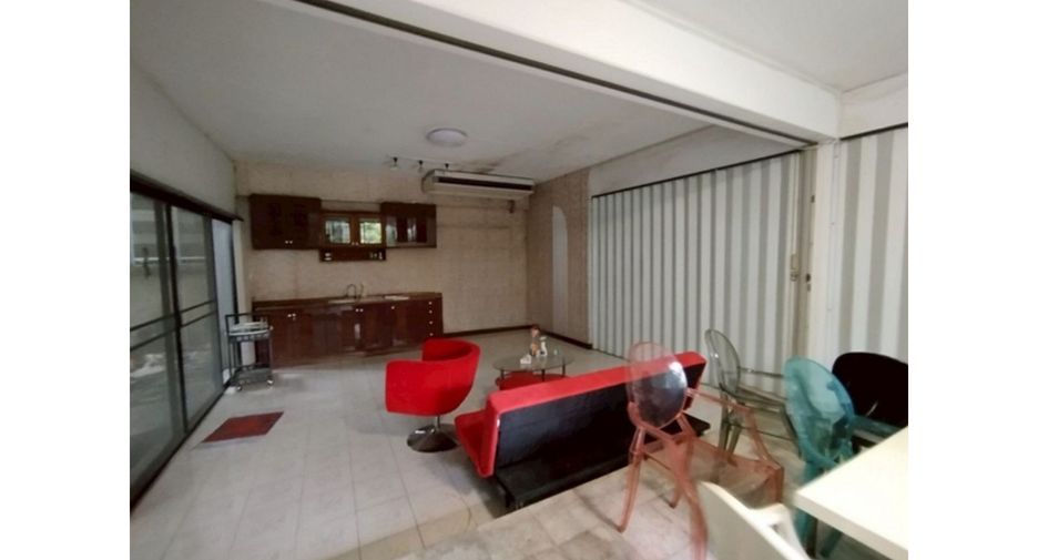 À louer 3 chambres maison à Phaya Thai, Bangkok