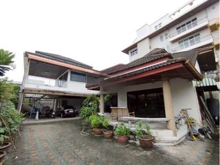 For rent 3 bedrooms house in Phaya Thai, Bangkok