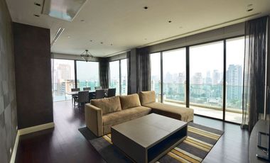 À louer 3 chambres condo à Khlong Toei, Bangkok