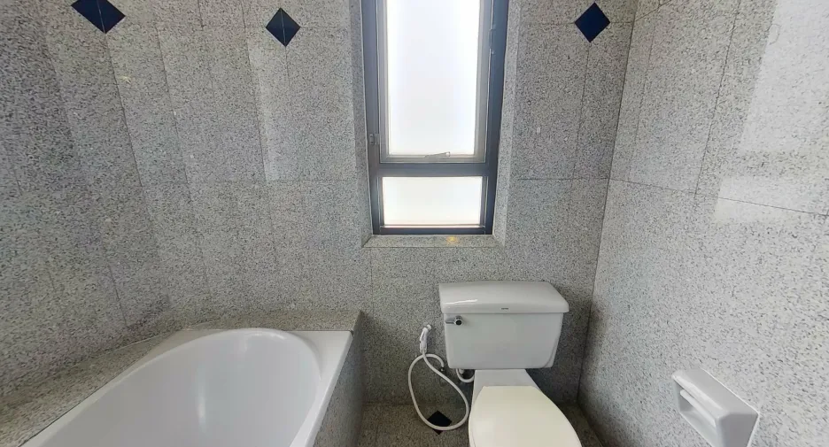 For rent 3 bedrooms apartment in Watthana, Bangkok