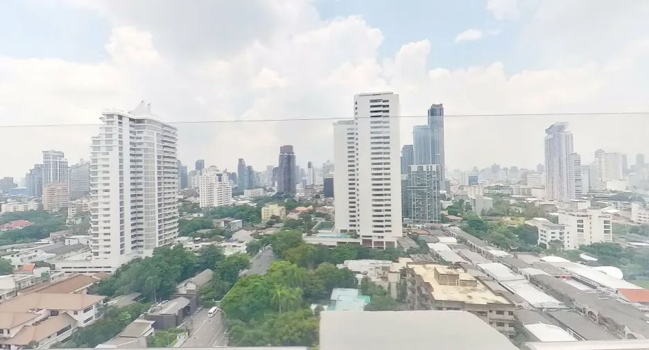For rent 3 bedrooms apartment in Watthana, Bangkok