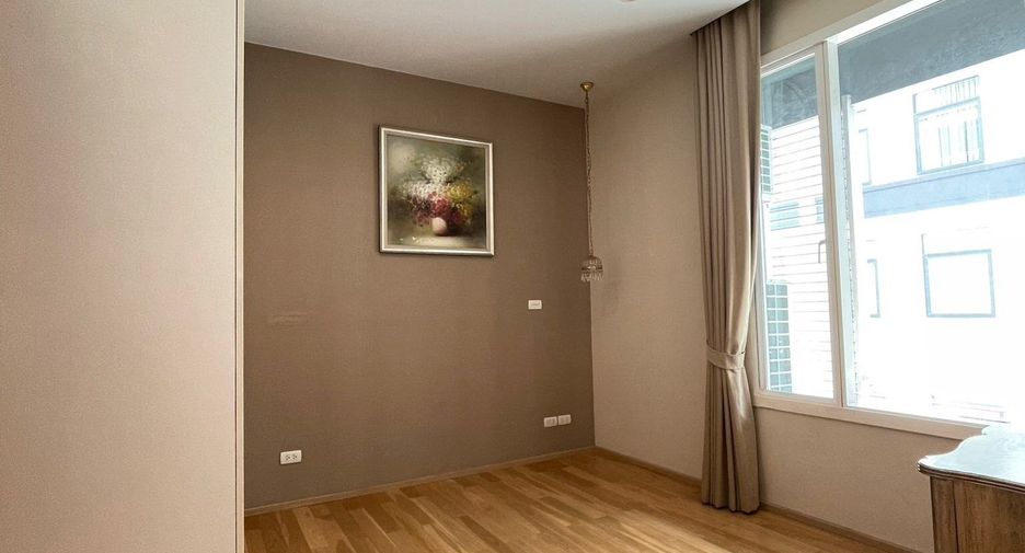 For rent 3 ベッドルーム condo in Khlong Toei, Bangkok