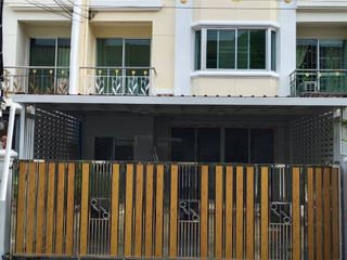 出租 4 卧室 联排别墅 在 Mueang Samut Prakan, Samut Prakan
