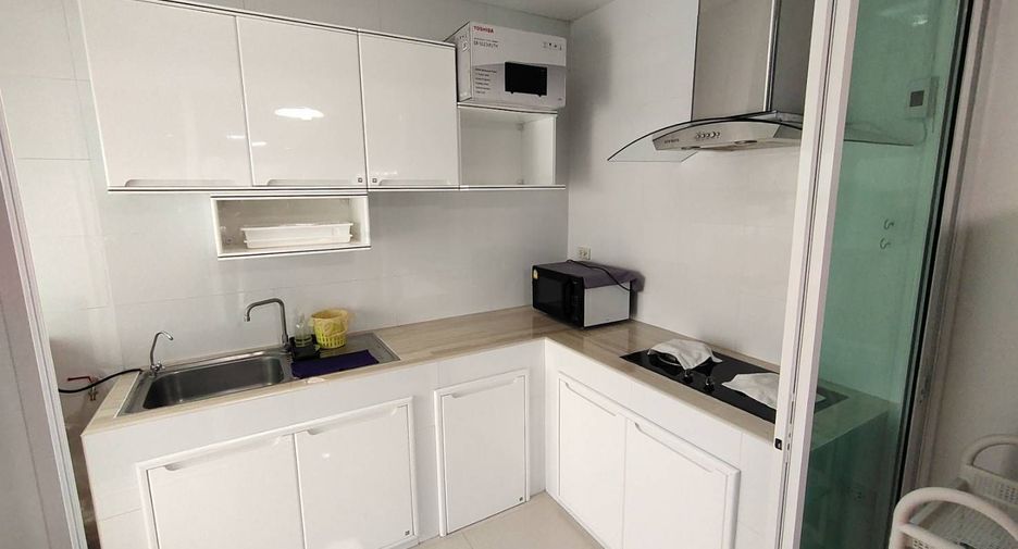 For rent 4 bedrooms townhouse in Mueang Samut Prakan, Samut Prakan