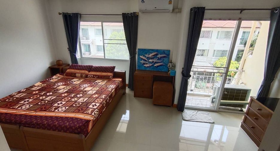 For rent 4 bedrooms townhouse in Mueang Samut Prakan, Samut Prakan