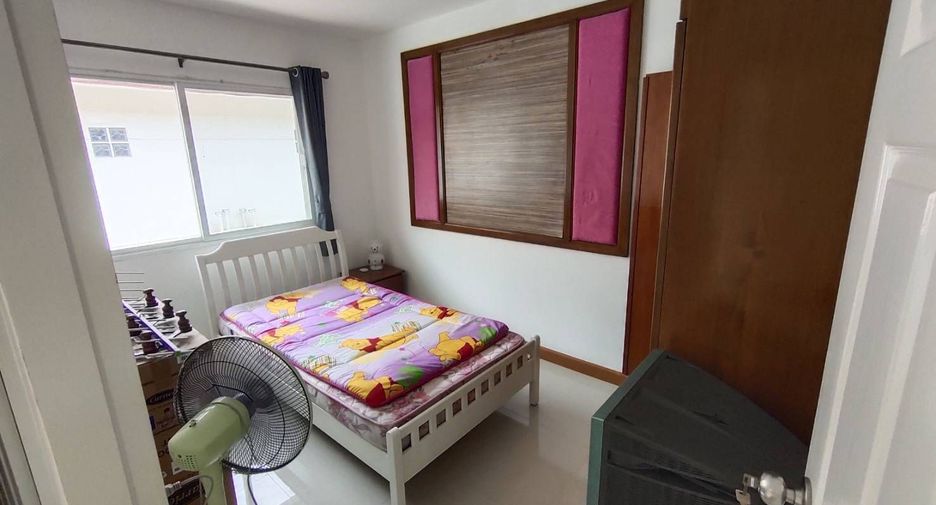 For rent 4 bedrooms townhouse in Mueang Samut Prakan, Samut Prakan