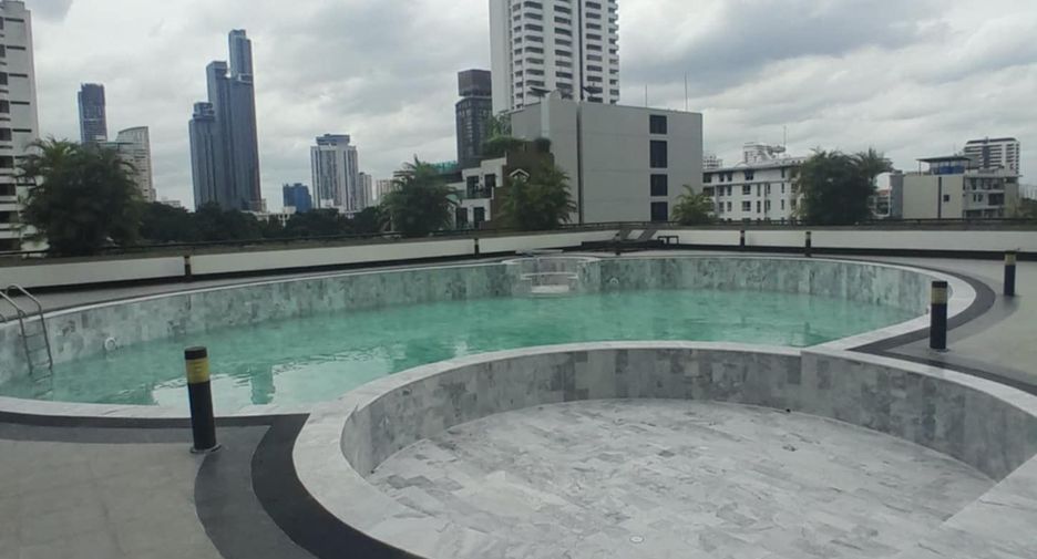 For rent 2 bedrooms condo in Watthana, Bangkok