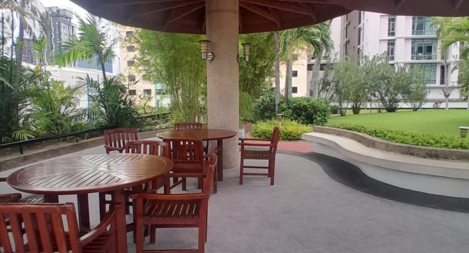 For rent 2 bedrooms condo in Watthana, Bangkok