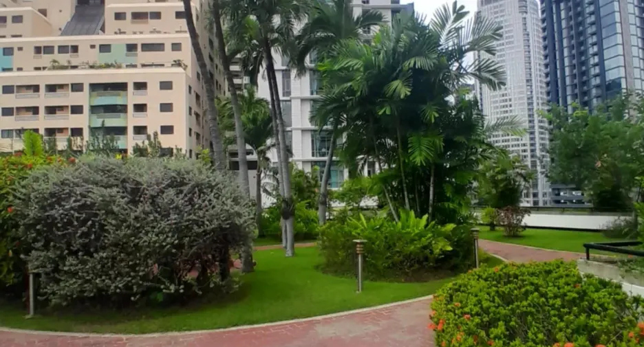 Condo en alquiler de 2 habitaciones en Watthana, Bangkok