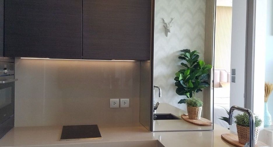 For rent 1 bed condo in Sathon, Bangkok