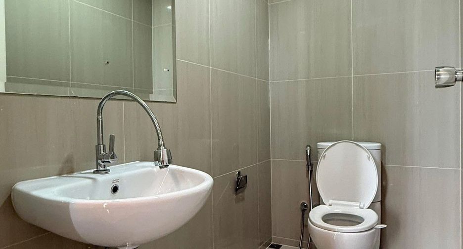 For rent 1 bed condo in Watthana, Bangkok