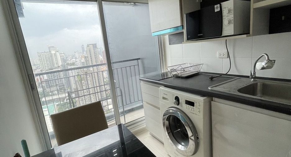 For rent 1 bed condo in Huai Khwang, Bangkok