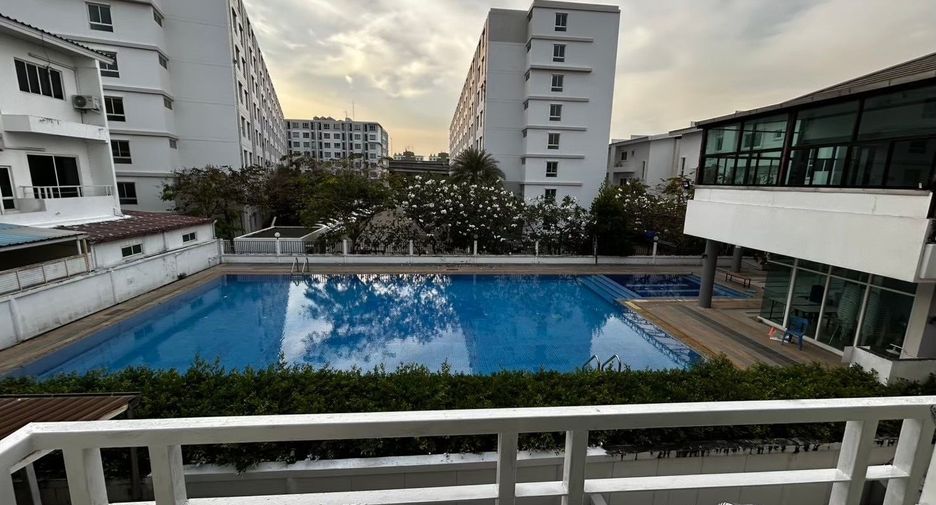 For rent 3 bedrooms townhouse in Lak Si, Bangkok