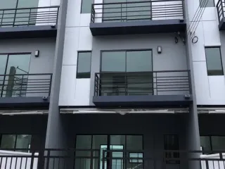 Casa en venta de 3 habitaciones en Prawet, Bangkok