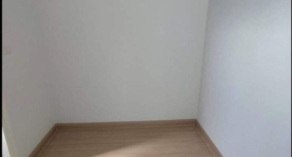 For sale 4 bedrooms townhouse in Khlong Sam Wa, Bangkok