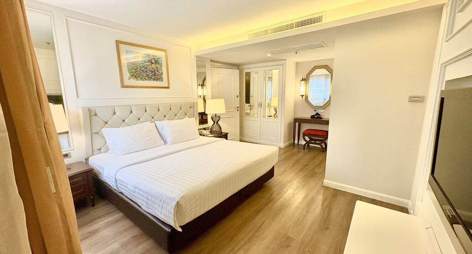 For rent 2 bedrooms condo in Pathum Wan, Bangkok