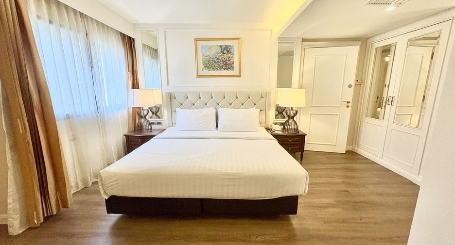 For rent 2 bedrooms condo in Pathum Wan, Bangkok