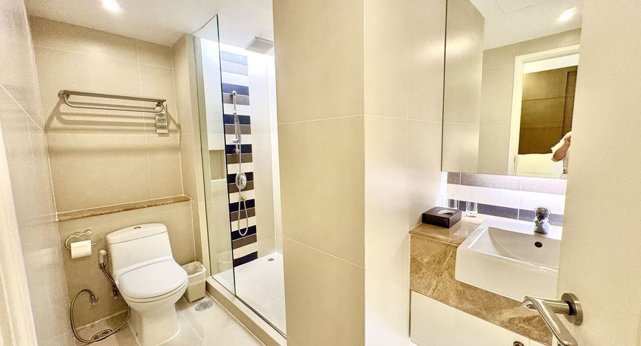 For rent 2 bedrooms condo in Pathum Wan, Bangkok