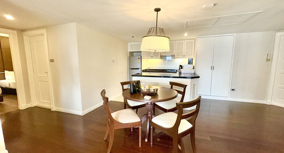 For rent 2 bedrooms condo in Pathum Wan, Bangkok