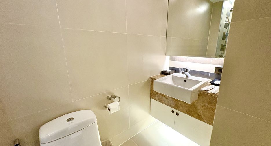 For rent 2 bedrooms condo in Pathum Wan, Bangkok