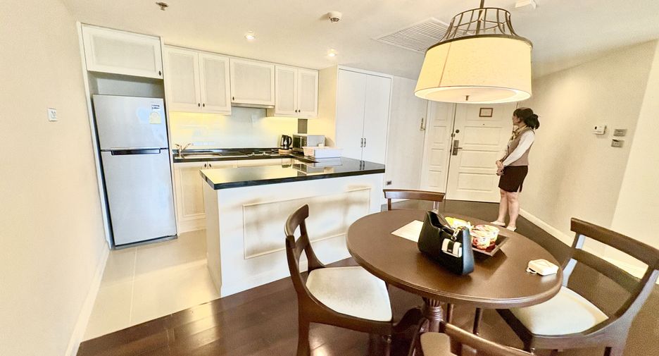 For rent 2 bedrooms condo in Pathum Wan, Bangkok