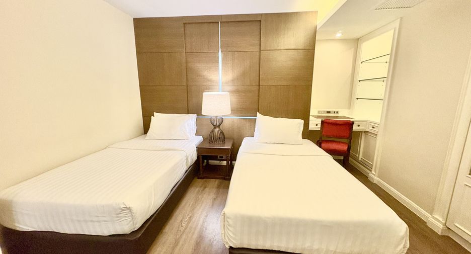 For rent 2 bedrooms condo in Pathum Wan, Bangkok