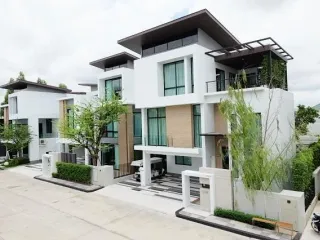 À vendre et à louer 4 chambres maison à Prawet, Bangkok