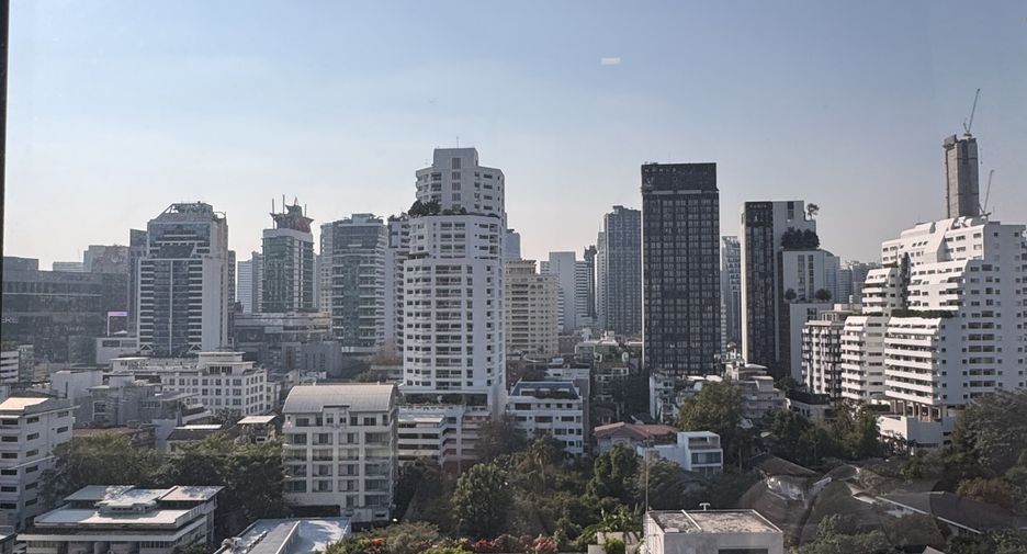 For rent 2 bedrooms condo in Watthana, Bangkok