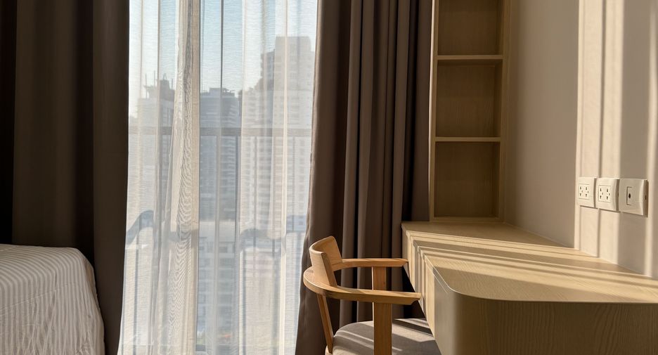 For rent 2 bedrooms condo in Watthana, Bangkok