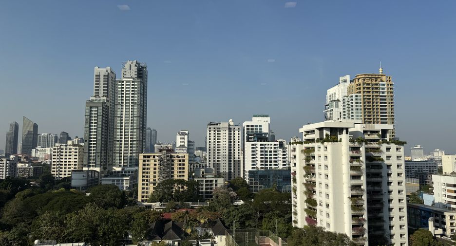 For rent 2 bedrooms condo in Watthana, Bangkok