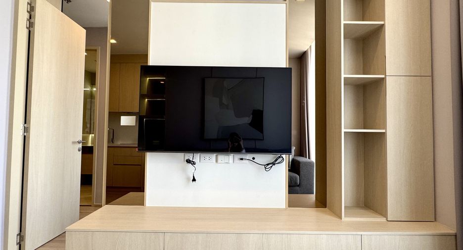For rent 2 bedrooms condo in Watthana, Bangkok