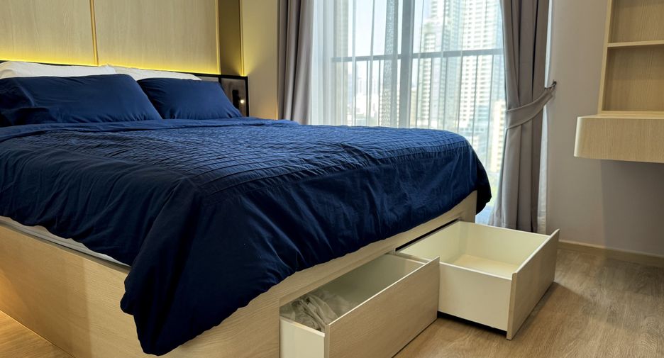 For rent 2 bedrooms condo in Watthana, Bangkok