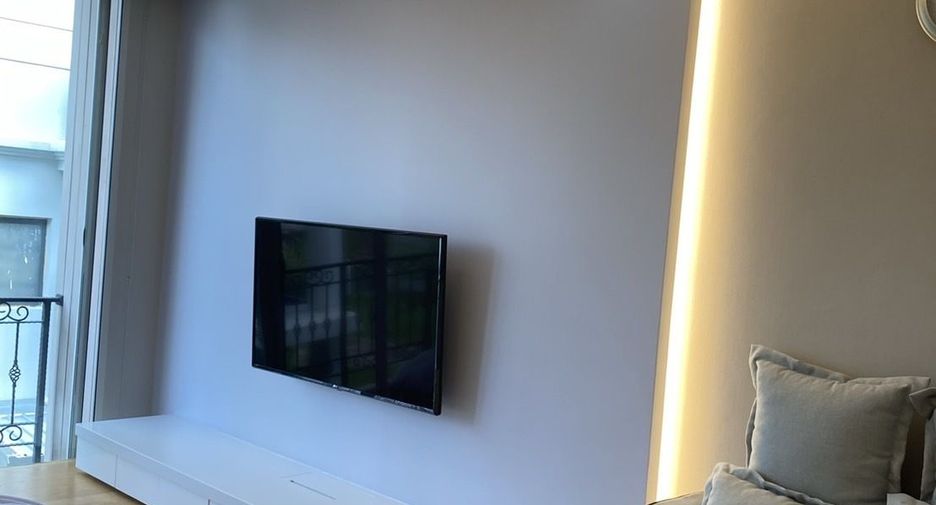 For sale and for rent 3 bedrooms townhouse in Watthana, Bangkok