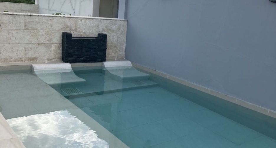 For sale and for rent 3 bedrooms townhouse in Watthana, Bangkok