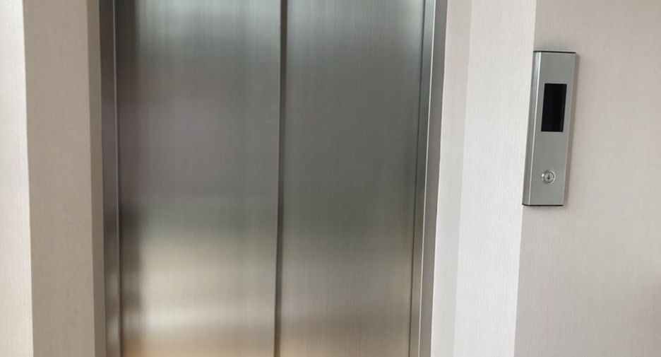 For sale and for rent 3 bedrooms townhouse in Watthana, Bangkok