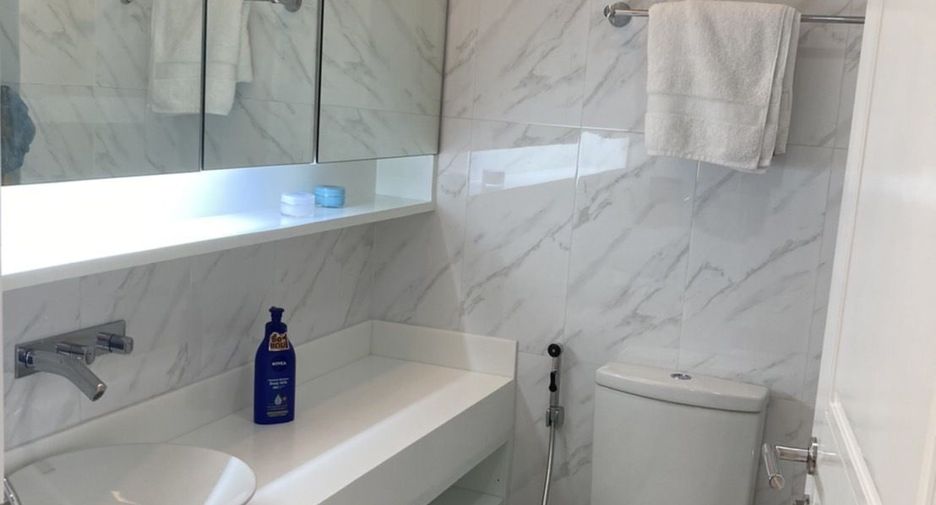 For sale and for rent 3 bedrooms townhouse in Watthana, Bangkok
